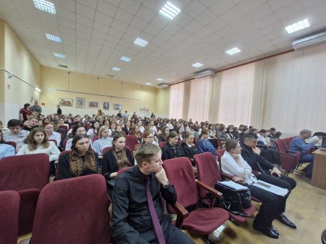 18 марта состоялась встреча директоров новостроечных школ с выпускниками ГБПОУ РО «Донского педагогического колледжа». Руководители образовательных учреждений представили презентации своих школ и детского сада. В данном мероприятии приняли участие более 1