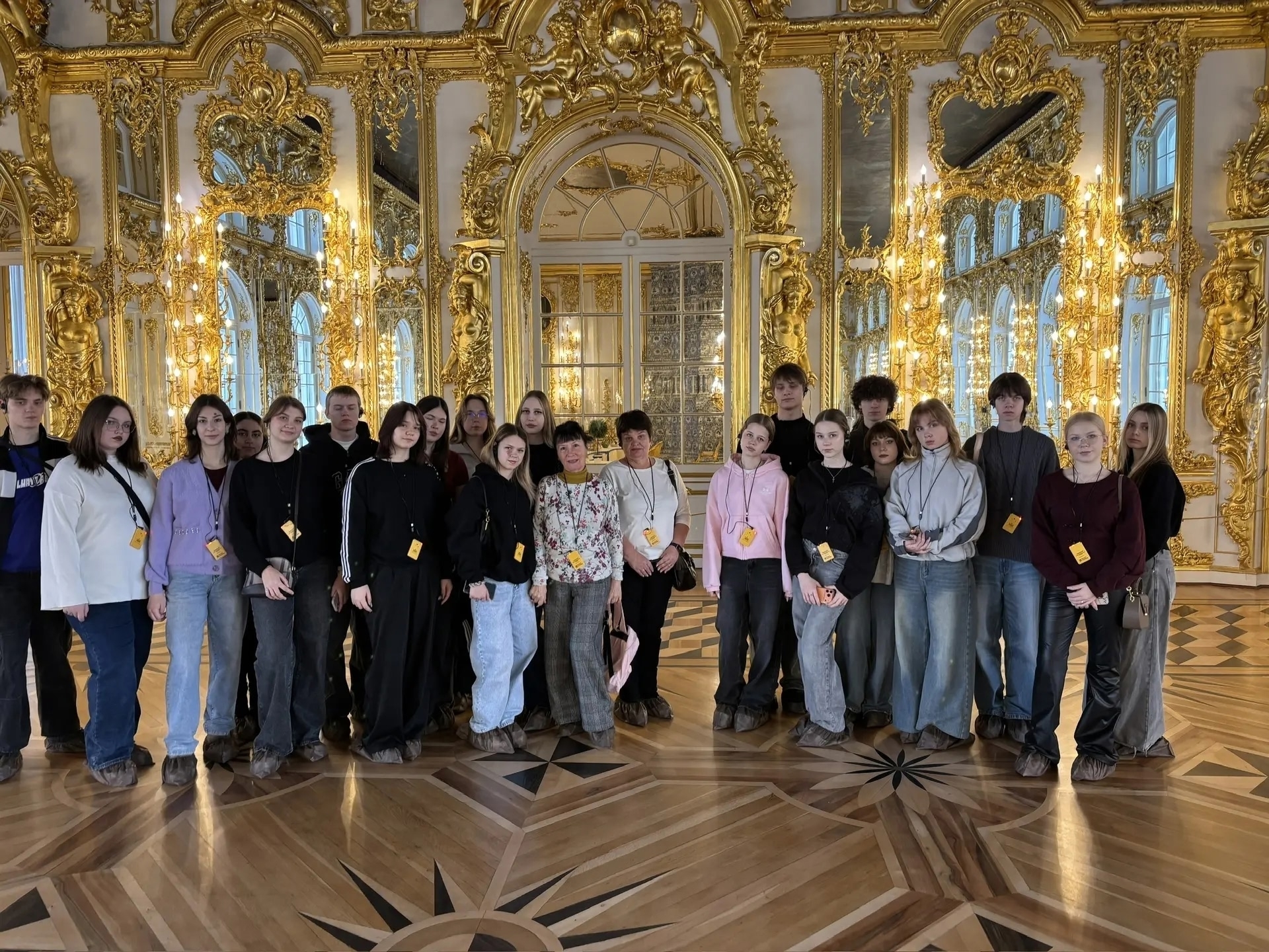 Завершилась пятидневная туристическая поездка в Санкт-Петербург студентов Донского педагогического колледжа под руководством заведующего отделения Будниковой В.И.и сопровождением преподавателей Алмазовой Т.В. и Абазиевой Л.В.