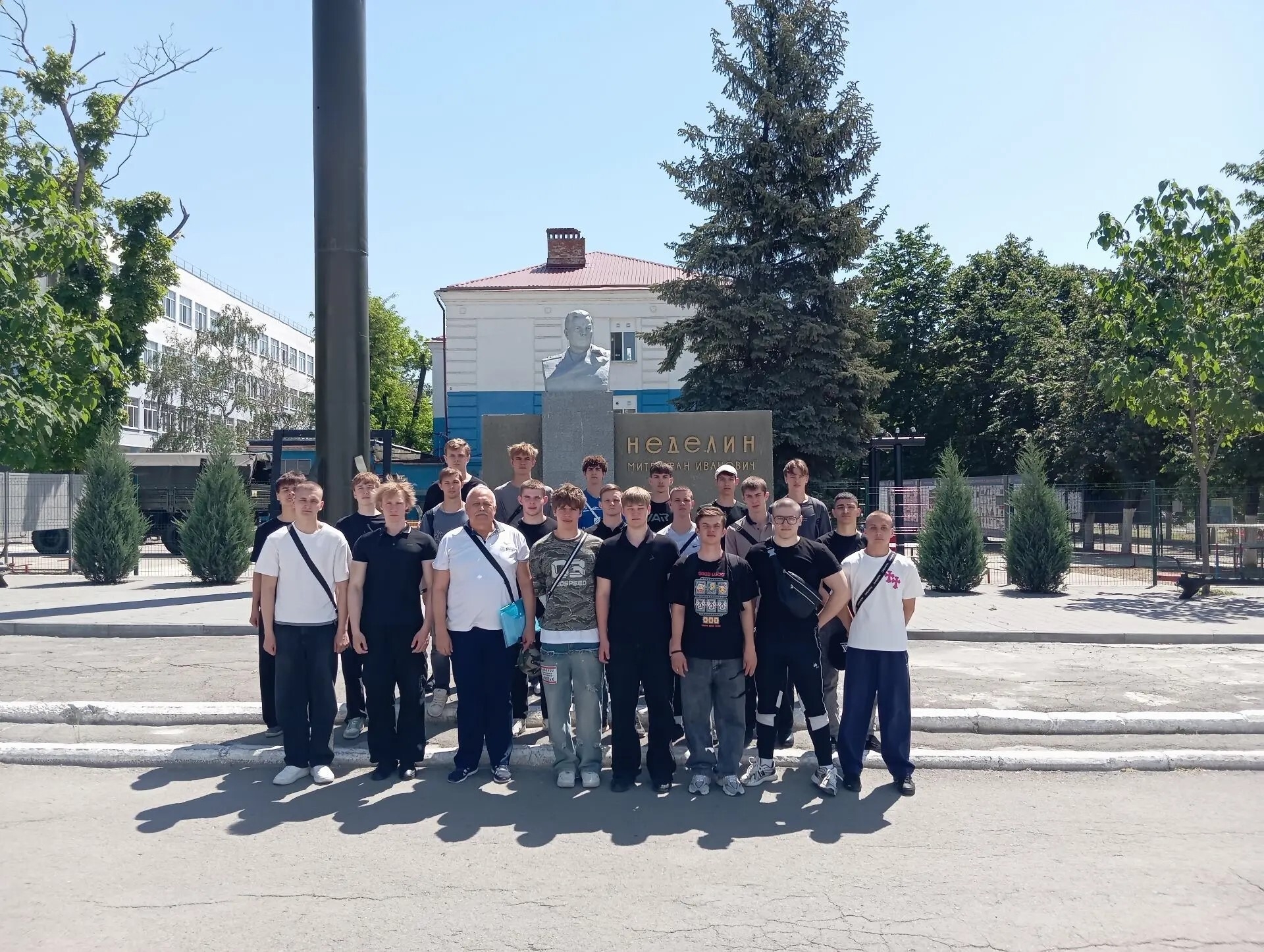 В ГБПОУ РО «ДПК» с 19.05.26 по 23.05.26 были проведены учебные сборы для закрепления теоретических знаний, полученных на занятиях по предметам «Основы безопасности и защиты Родины» и «Безопасность жизнедеятельности».