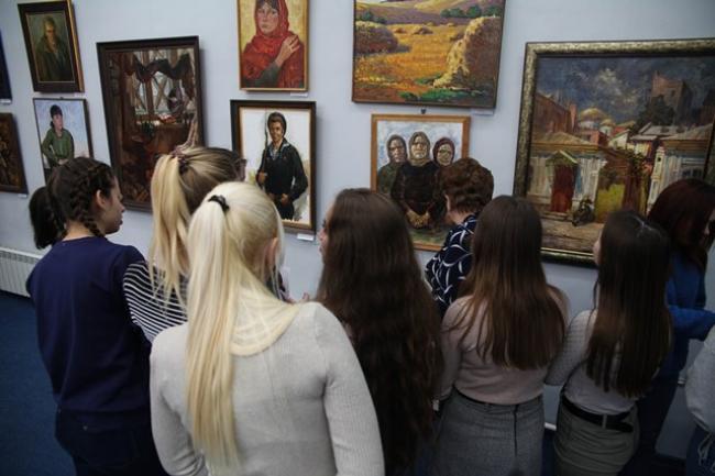 Художественная выставка, посвященная 75-летию Победы в Великой Отечественной войне 